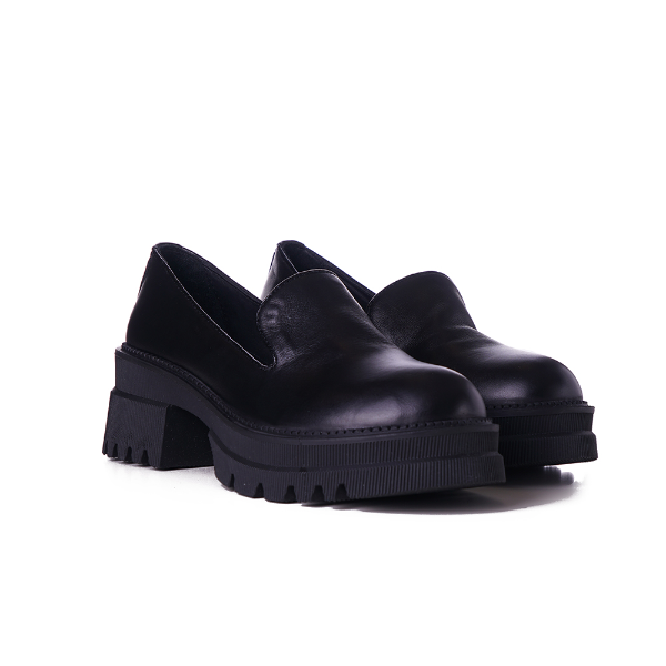 Black Low block heel round toe shoes